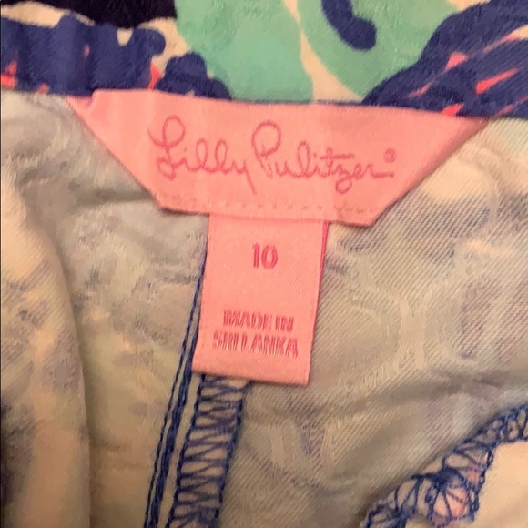 Lilly Pulitzer floral print shorts Elle style - Picture 2 of 2